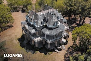 Una vista aérea del imponente Castillo de Guerrero, una casona construida hace 150 años.