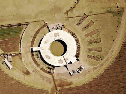 Una vista cenital de Luna Austral, con un formato orientado hacia lo biodinámico