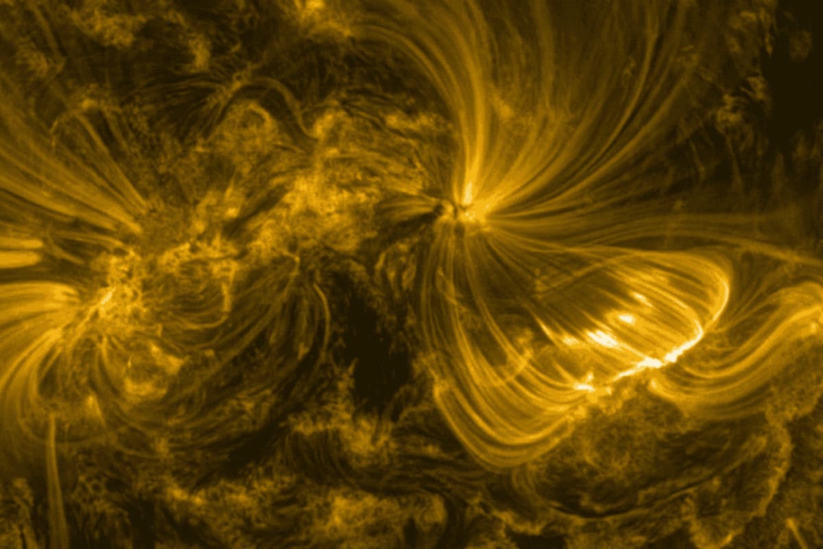 Una vista de cerca de una de las llamaradas del AR 11944 emitidas el 7 de enero de 2014. Esta llamarada puede ser la forma en que los SEP detectados por el viento fueron liberados del sol