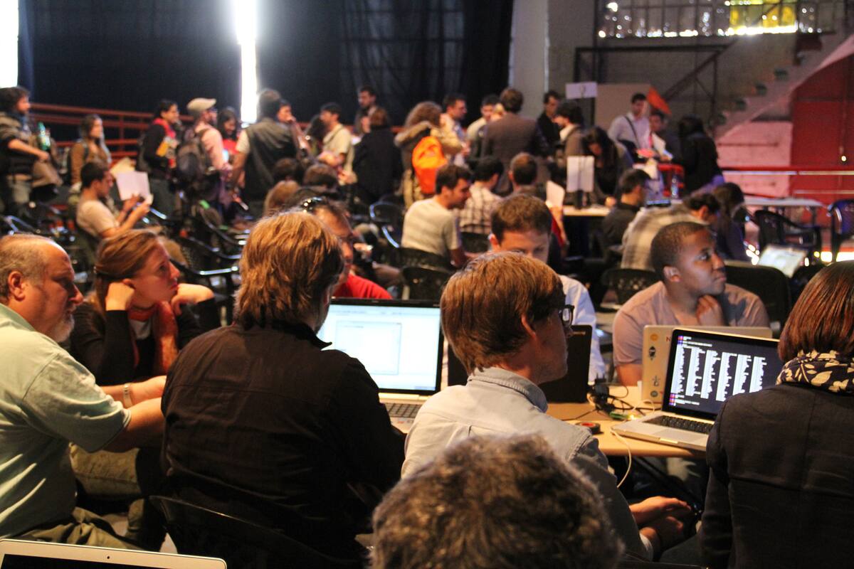 Una vista de cómo fue el hackatón de la última edición del Media Party