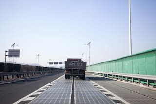 China pone a prueba una autopista hecha de paneles solares