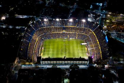 Una vista de la Bombonera, en una noche de Copa Libertadores