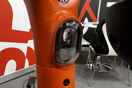 Una vista de la cámara integrada al scooter eléctrico de Spin