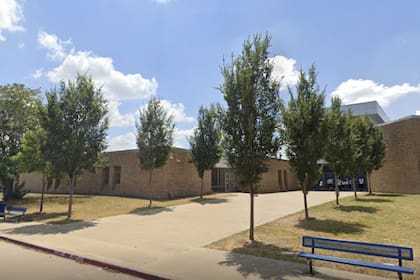Una vista de la escuela Wilmer-Hutchins, donde se desarrolló el tiroteo