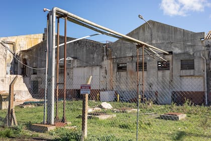 Una vista de la fábrica abandonada.
