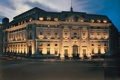 Una vista de la fachada de la casa central del Banco de la Nación Argentina