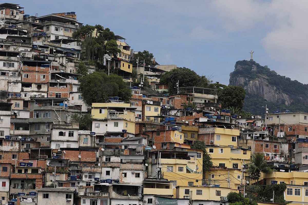 Una vista de la favela Coroa, en Río de Janeiro