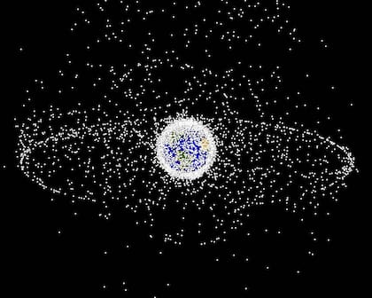 Una vista de la mayoría de los satélites activos en diversas órbitas alrededor de la Tierra