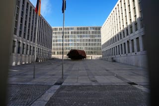 Qué saber sobre las acusaciones de espionaje contra el exdirector de inteligencia de Alemania