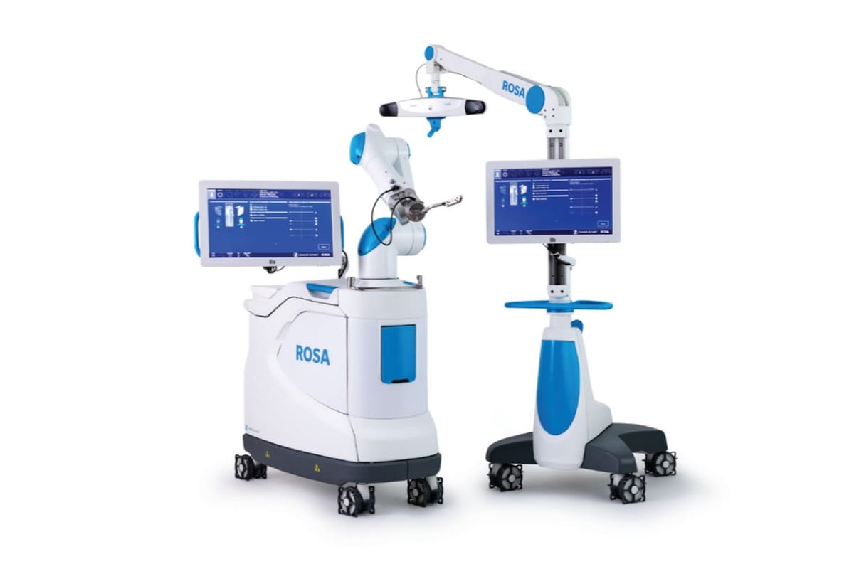 Una vista de ROSA, el asistente quirúrgico para operaciones de implante de articulaciones