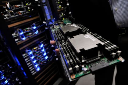 Una vista de una placa madre de un servidor en Facebook. El reporte de Bloomberg Businessweek dijo que la firma Supermicro, proveedora de hardware de los centros de datos, fue afectada por un hackeo del gobierno chino