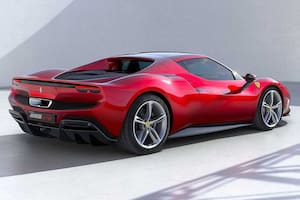 Una vista del 296 GTB, el tercer híbrido de Ferrari que entra en producción en serie