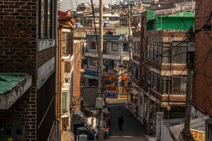 Una vista del barrio de Ahyeon-dong en Seúl, Corea del Sur, donde muchos viven en apartamentos en el sótano