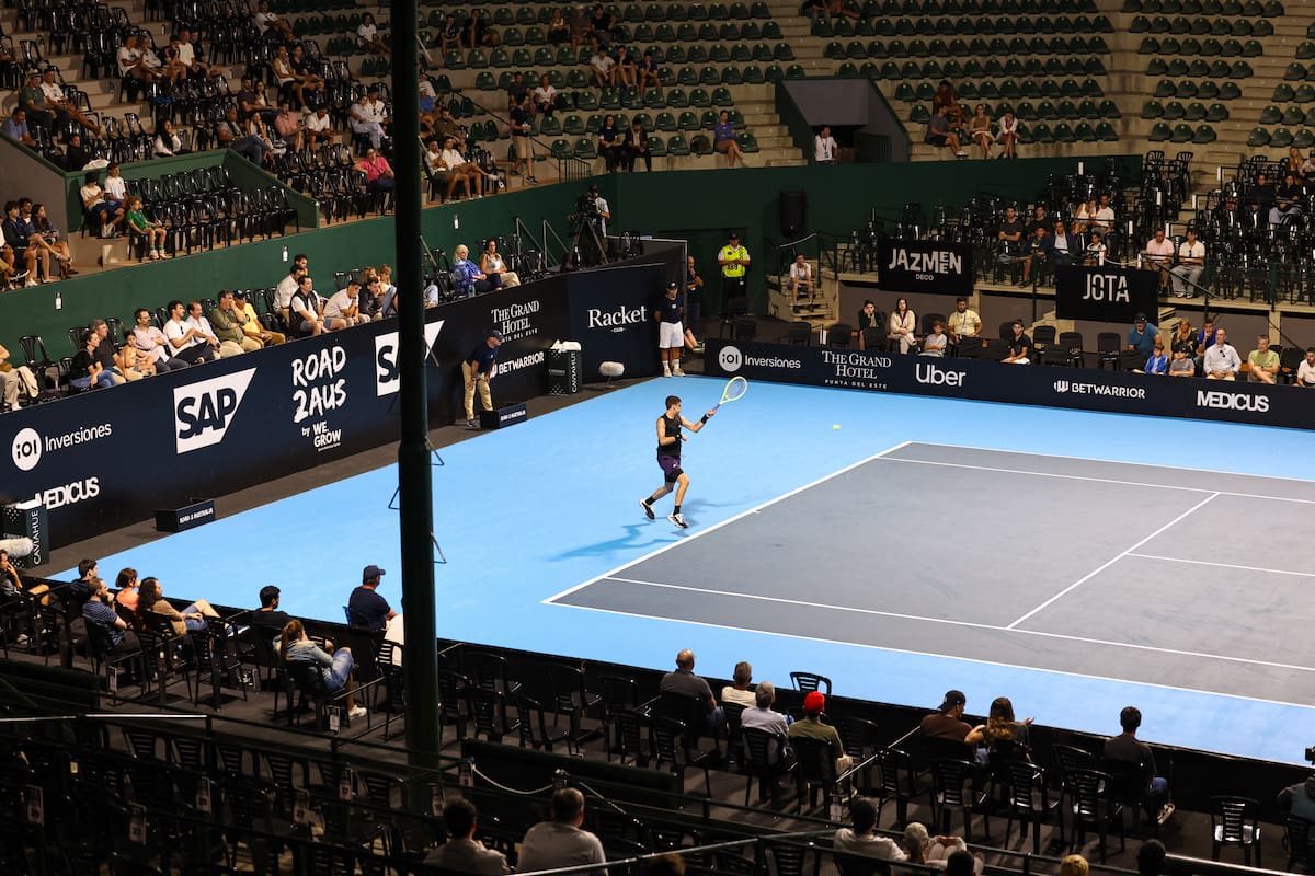 Una vista del Buenos Aires con la superficie del Australian Open
