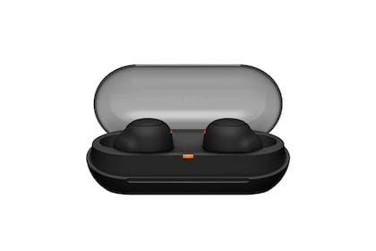 Una vista del estuche de carga de los earbuds True Wireless WF-C500, que extiende a de 10 a 20 horas de autonomía de uso