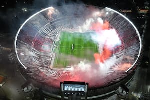 Una vista del Monumental, repleto con 86 mil espectadores, en la noche de la consagración ante Estudiantes