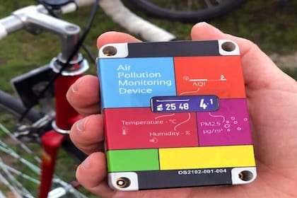 Una vista del sensor utilizado por más de 40 ciclistas, que fue ensamblado por un grupo de estudiantes de distintas ramas de Ingeniería