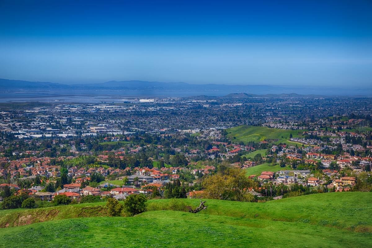 Una vista del valle donde se asienta el Silicon Valley, con las clásicas casa bajas californianas