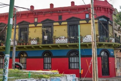 Una vista externa de Patagonia Sur, el restaurante que tiene en La Boca Francis Mallmann y que sirvió de escenografía para la serie Nada