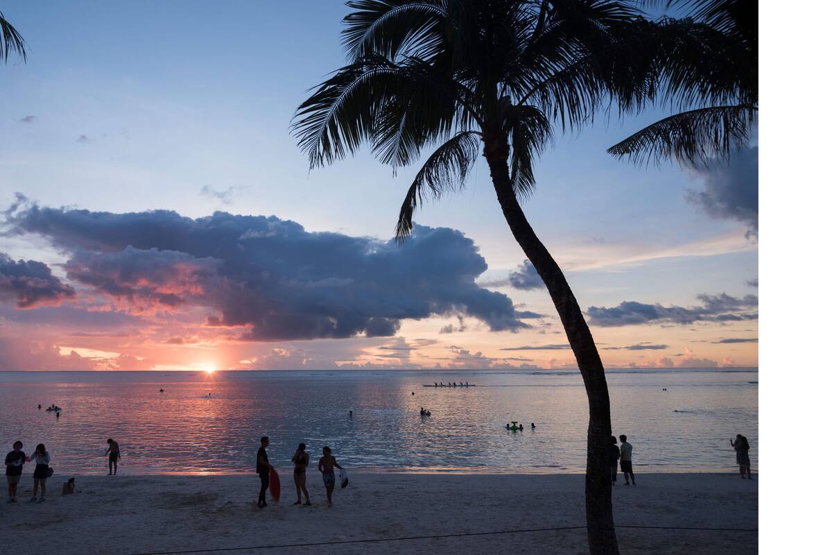 Una vista general de la bahía de Tumon en la isla de Guam