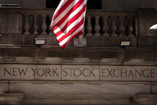 Wall Street baja ligeramente y se aleja de récords mientras el petróleo sigue oscilando