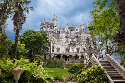 Una vista majestuosa de la enigmática Quinta da Regaleira