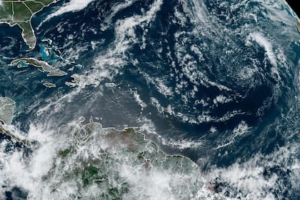 Una zona de tormentas en el Atlántico Central generó un inusual aviso por parte de los expertos que monitorean el clima