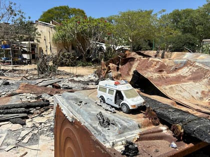 Una zona destruida en el kibbutz de Nir Oz por los atentados perpetrados por Hamás el 7 de octubre de 2023