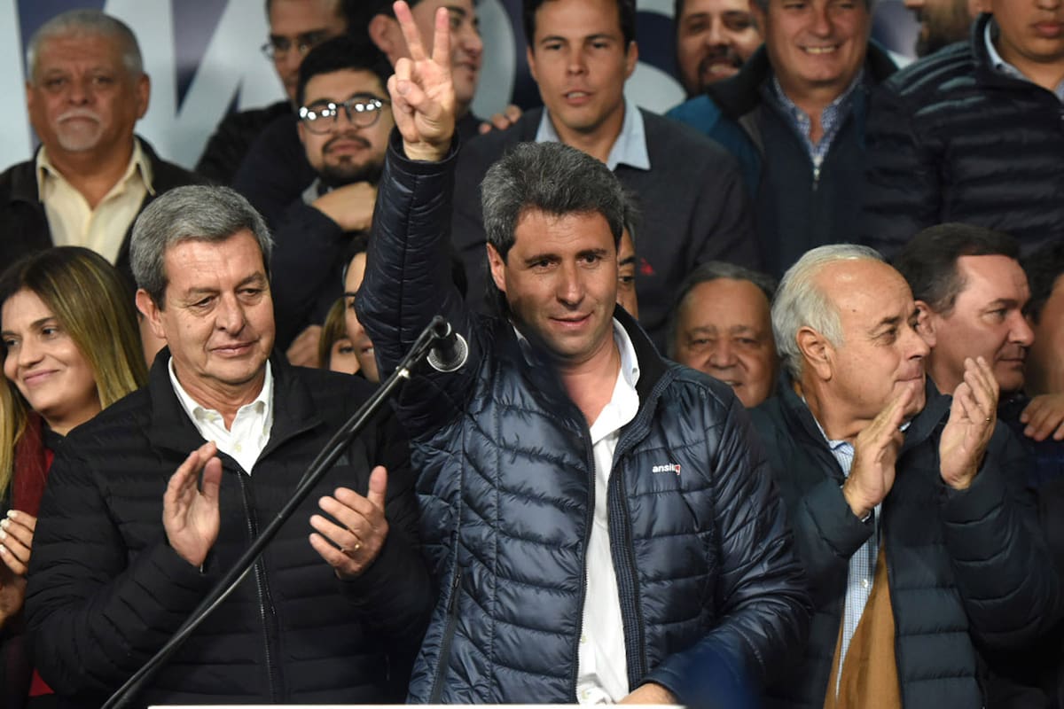 Uñac, anoche, en la sede del PJ sanjuanino junto al vicegobernador Roberto Gattoni.