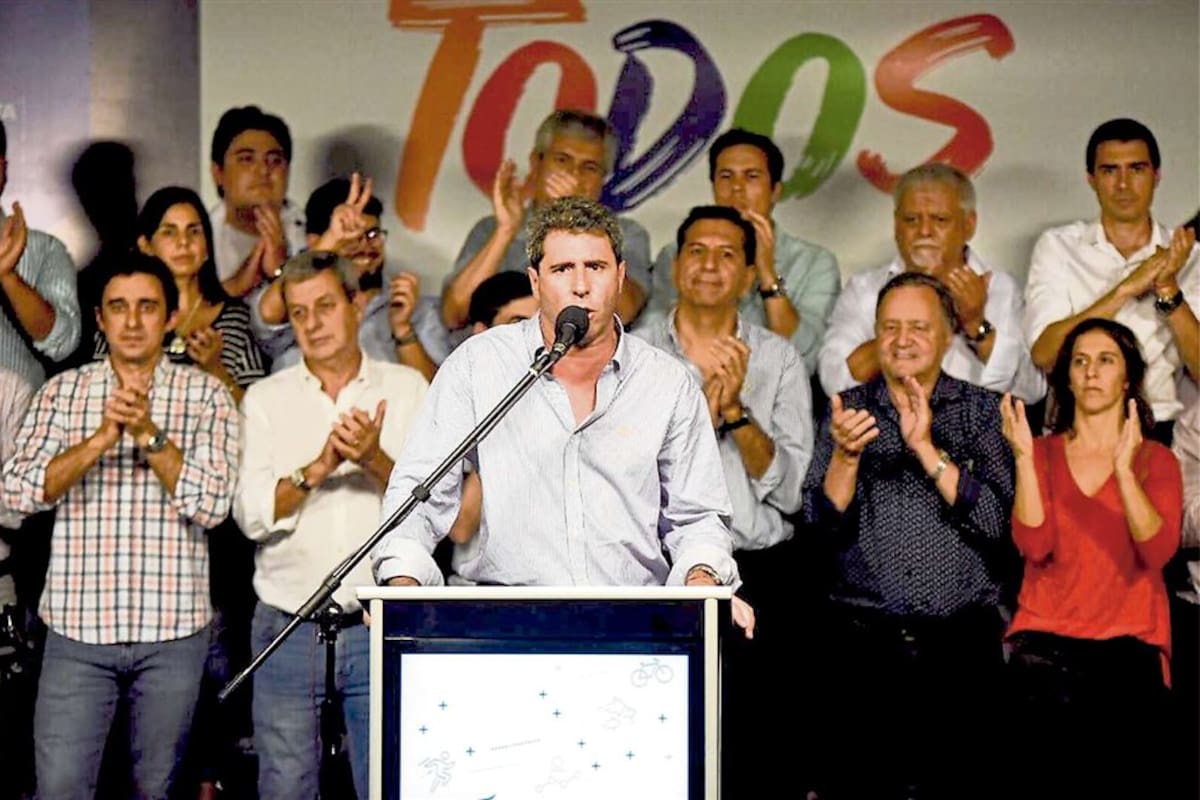 Uñac celebró su triunfo en las primarias con un discurso ante la dirigencia del PJ