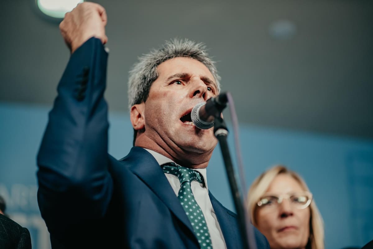 Uñac dio un discurso ante su militancia en la sede del PJ sanjuanino