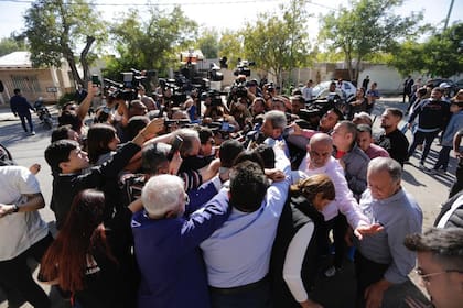 Uñac, en diálogo con los medios