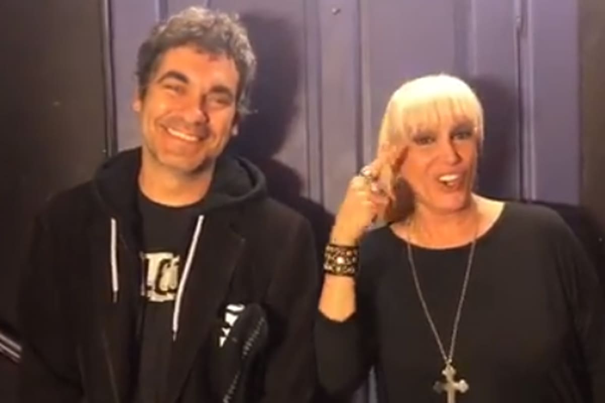 Unas imágenes del líder de Attaque 77 y la cantante cenando en la madrugada alimentan las versiones de romance