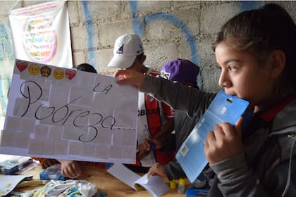 Unicef destaca que las familias con niñas, niños y adolescentes son quienes enfrentan los riesgos económicos y sociales más severos, particularmente, en los hogares con bajo nivel de ingresos o empleos precarios.