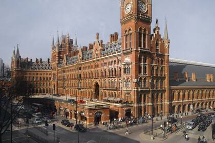 Unido.- Más de 150.000 personas secundan una manifestación "patriótica" en Londres bajo el lema "Una