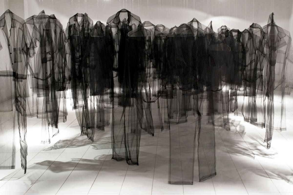 Uniforme, 2008. Instalación de la paraguaya Claudia Casarino, exhibida en el antiguo Hotel de Inmigrantes