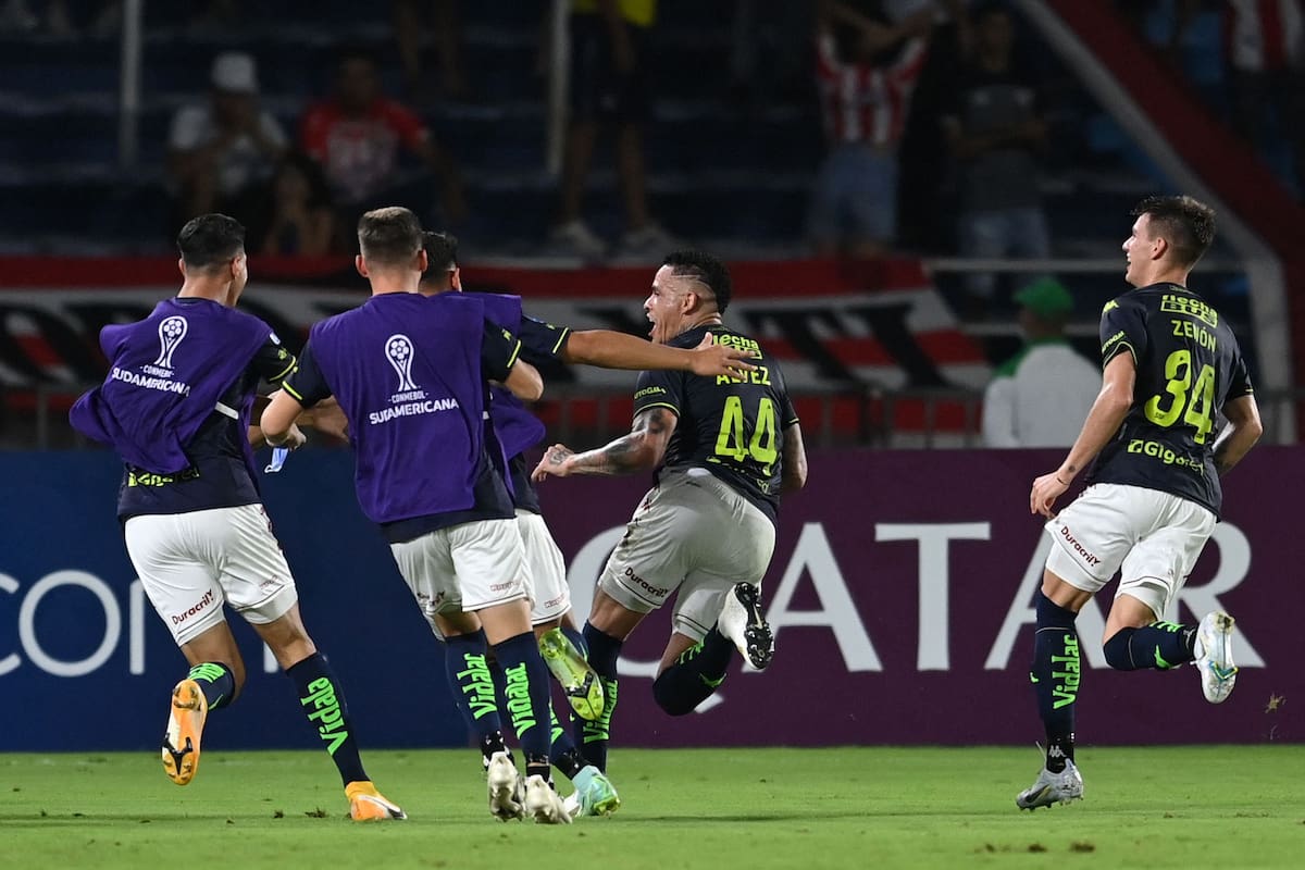 Unión de Santa Fe enfrentará en octavos de final a Nacional de Uruguay, tercero en su grupo de la Copa Libertadores