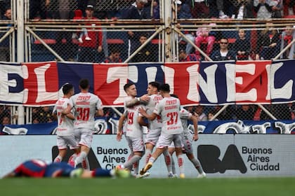 Unión de Santa Fe le empató a San Lorenzo en el sexto minuto de descuento