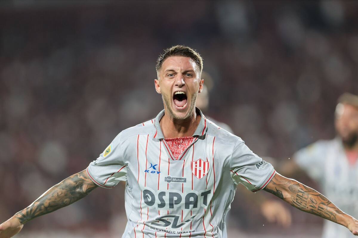 Unión de Santa Fe no pudo despegarse del fondo de la tabla de promedios porque Lanús le igualó sobre el final