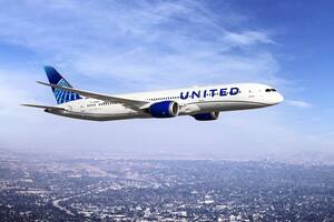 United Airlines anunció que dejará de cobrar el costo adicional por elegir asientos contiguos cuando se viaja con menores