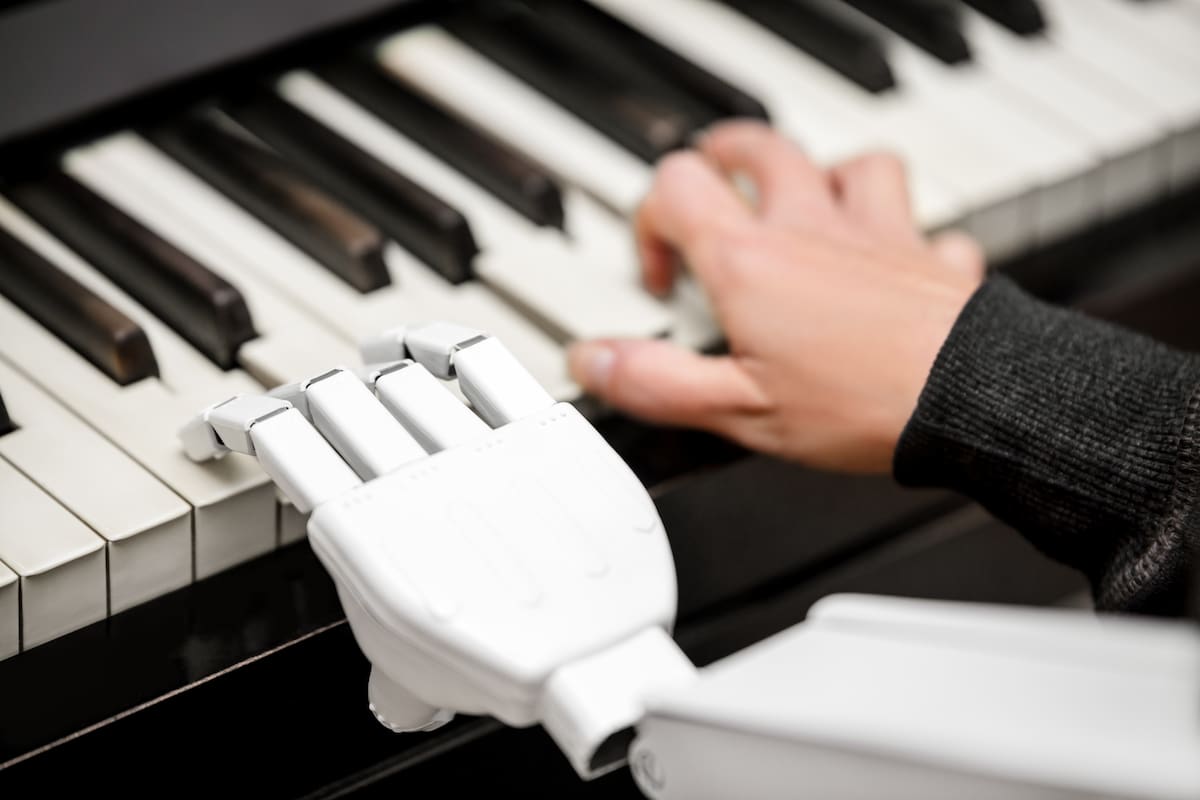 Universal anunció un acuerdo con dos startups de IA, Udio y Stability AI, para desarrollar una plataforma de creación de música con inteligencia artificial