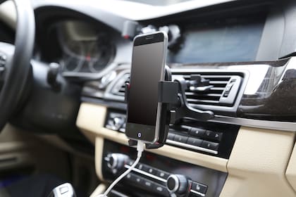 Universal mount holder for smart phones or tablet. Car dashboard or wind-shield holder bracket for mobile phone