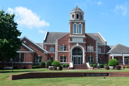 Universidades de EEUU enfrentan problemas financieros por caída de matrículas extranjeras con Trump