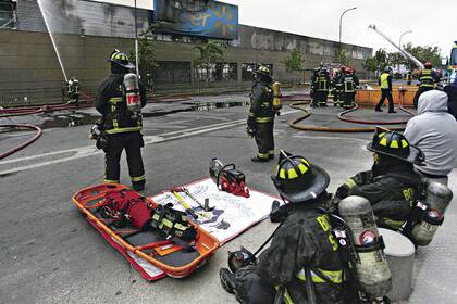 Uno de los 128 locales de Walmart dañados en las protestas de Chile