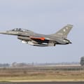 El Gobierno mostró el avance del programa de los F-16 y anunció la entrega de los próximos cazas