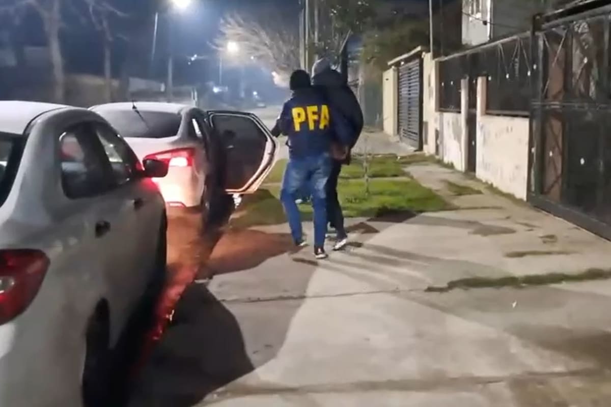 Uno de los detenidos
