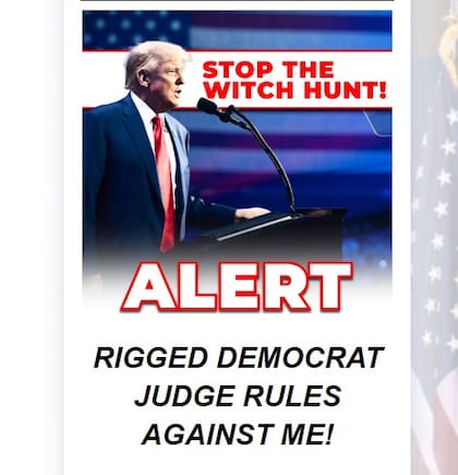 Uno de los anuncios en la página de la campaña de Donald Trump que dice "juez demócrata amañado falla en mi contra"