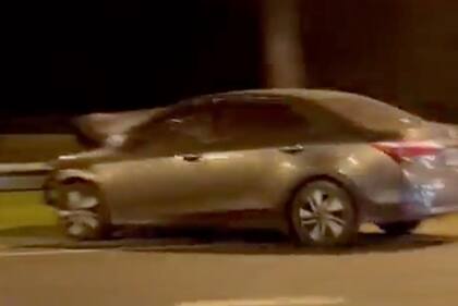 Uno de los autos sufrió destrozos en la parte frontal y quedó detenido a un costado de la Panamericana