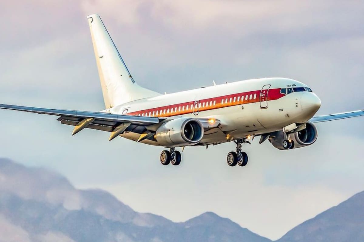 Uno de los aviones de Janet Airlines mientras se acerca al aeropuerto de Las Vegas