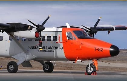 Uno de los aviones de la Fuerza Aérea que vuela para LADE